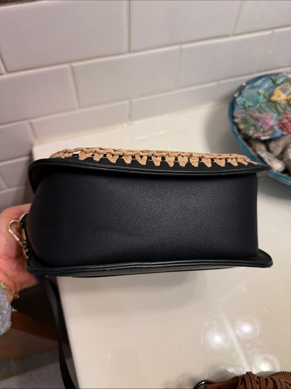 Moda Luxe Tan Woven Crossbody with Black Trim - Picture 4 of 7